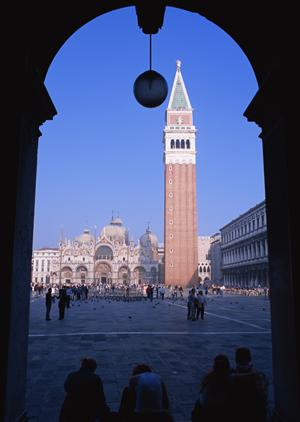 博多駅から徒歩圏内！快適な滞在を約束する東横イン博多駅南の魅力と詳細情報